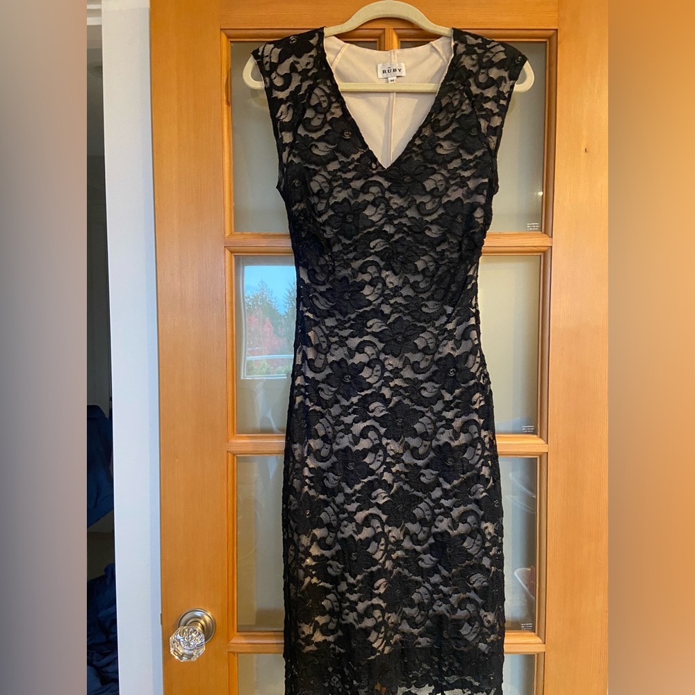 Elegant Black RUBY Elonzon Lace Dress.  Excellent perfect condition and sexy!